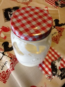 Making Yoghurt in a Jar